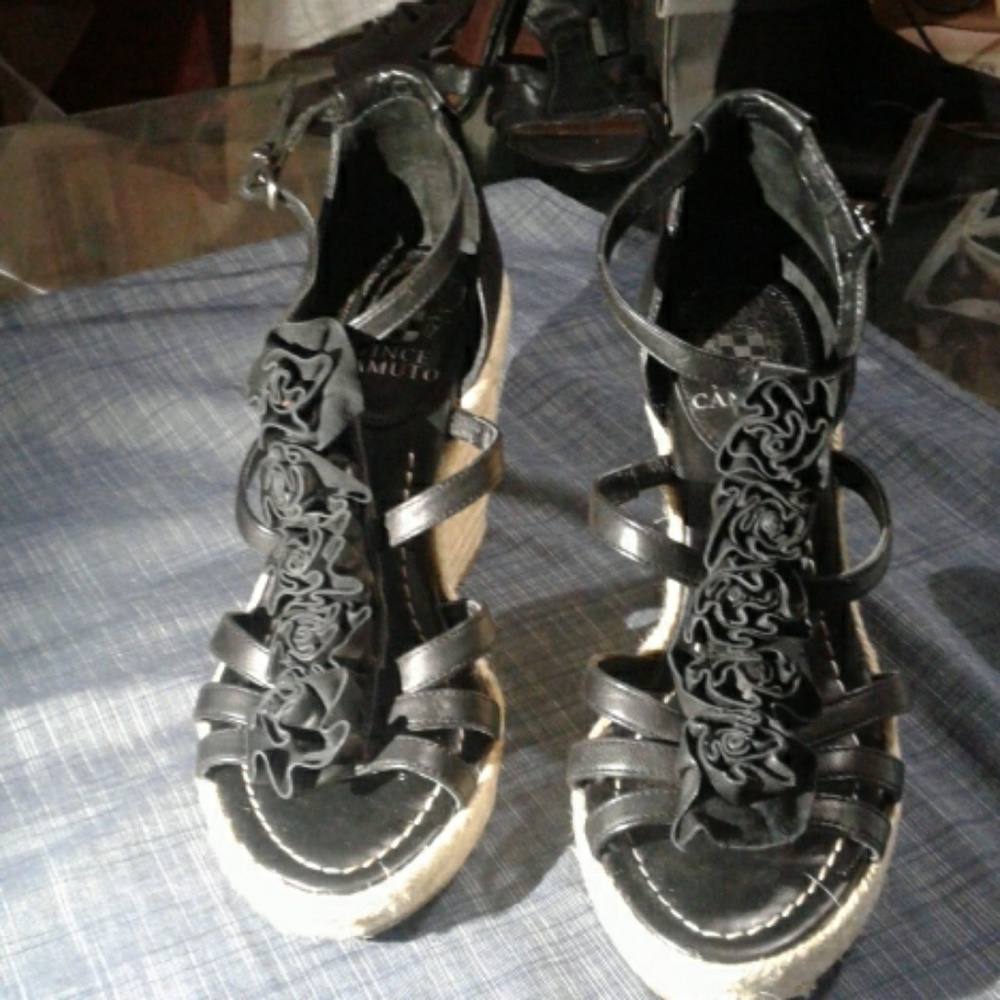 Vince Camuto summer shoe  platforms black